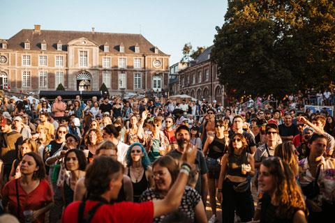 Foule et abbaye de Floreffe