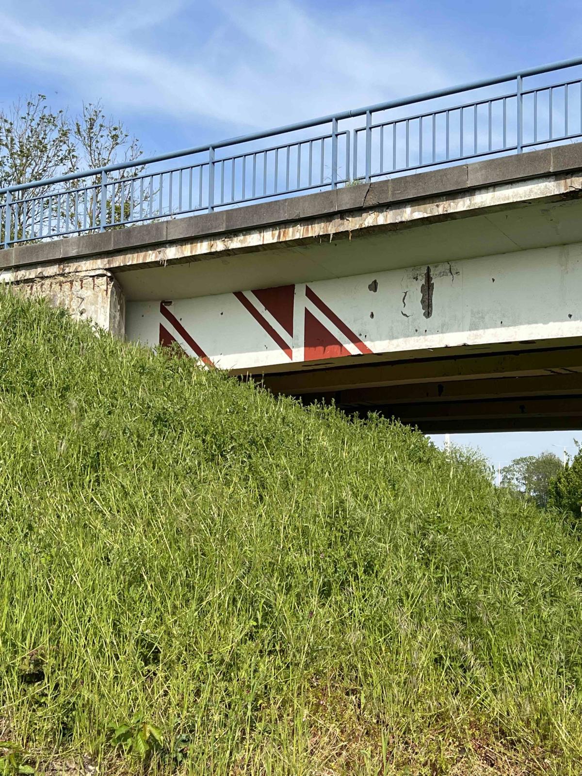 Tringles et trapèzes rouges