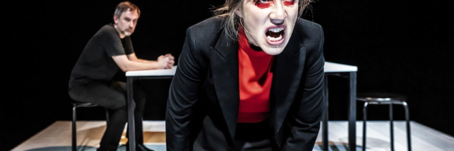 Les Yeux rouges